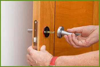 Neighborhood Locksmith Services Elmont, NY 516-283-5634 - 14-install-new-Lock