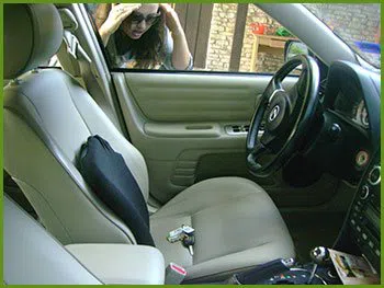 Neighborhood Locksmith Services Elmont, NY 516-283-5634 - 20-keys-locked-in-car